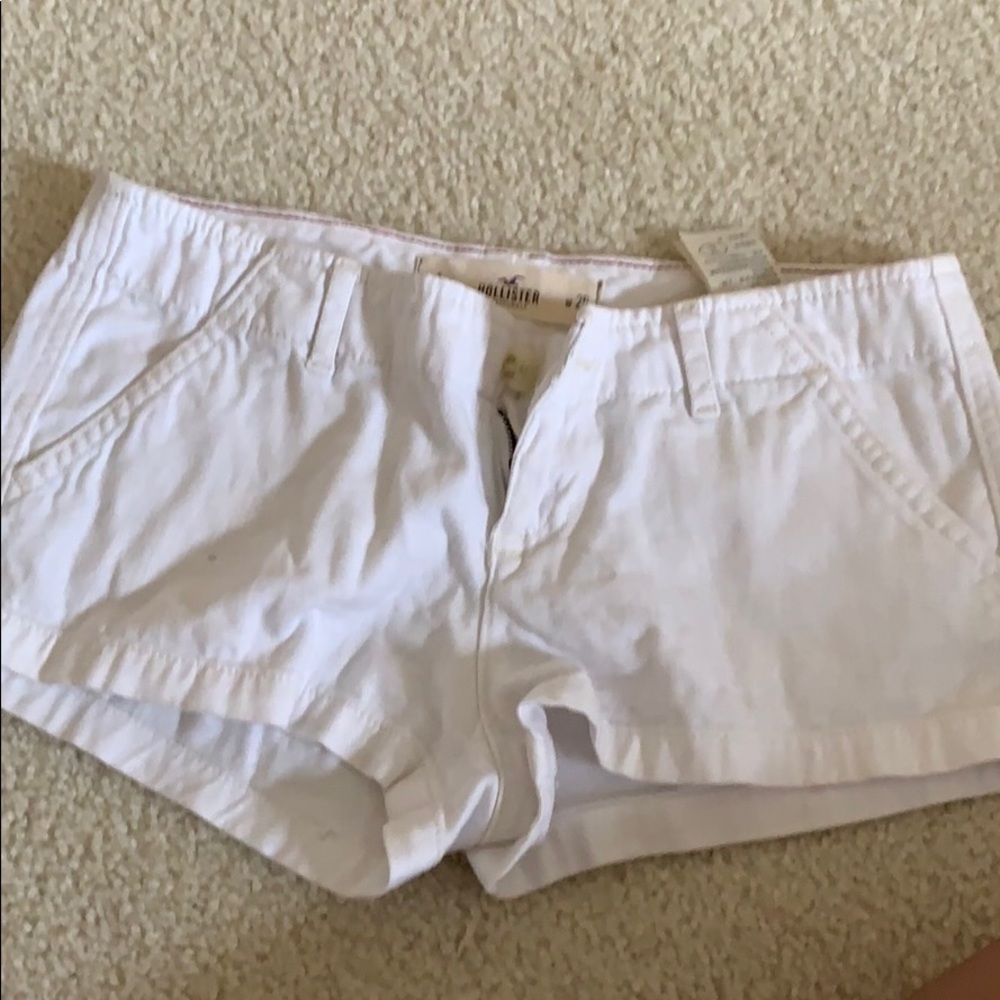white hollister shorts